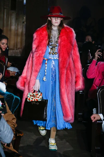Look 62